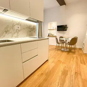 la-ripa-camere-vernazza-stradivari-luxury-apartment.hotelitalianriviera.com/