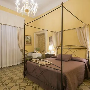 La Boheme Nocleg ze śniadaniem