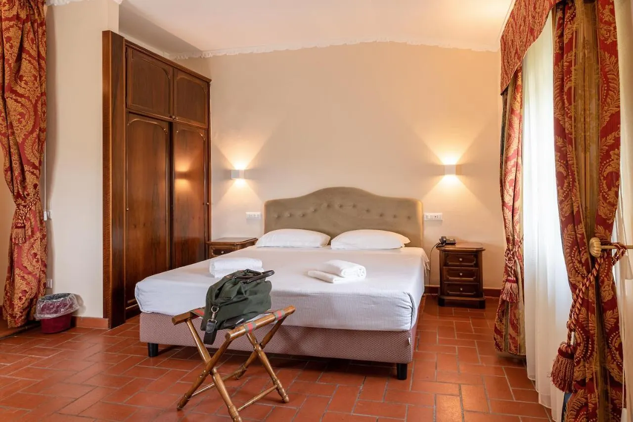 ****  לוקה Hotel Villa San Michele איטליה